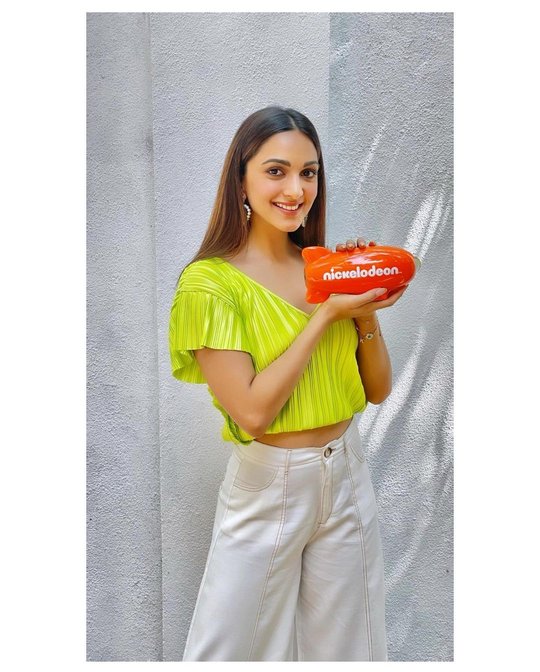 bAggDWKgt.js - kiara advani 22